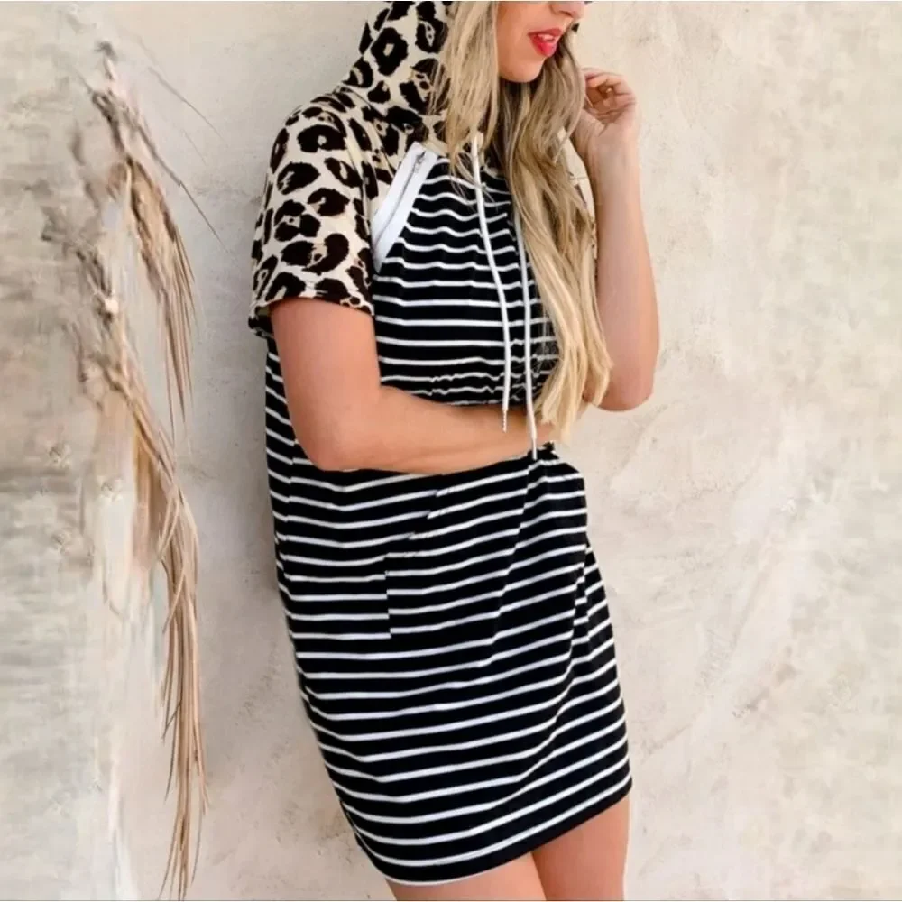 AMOLI In The Hood Hoodie Dress - Picture 6 of 16
